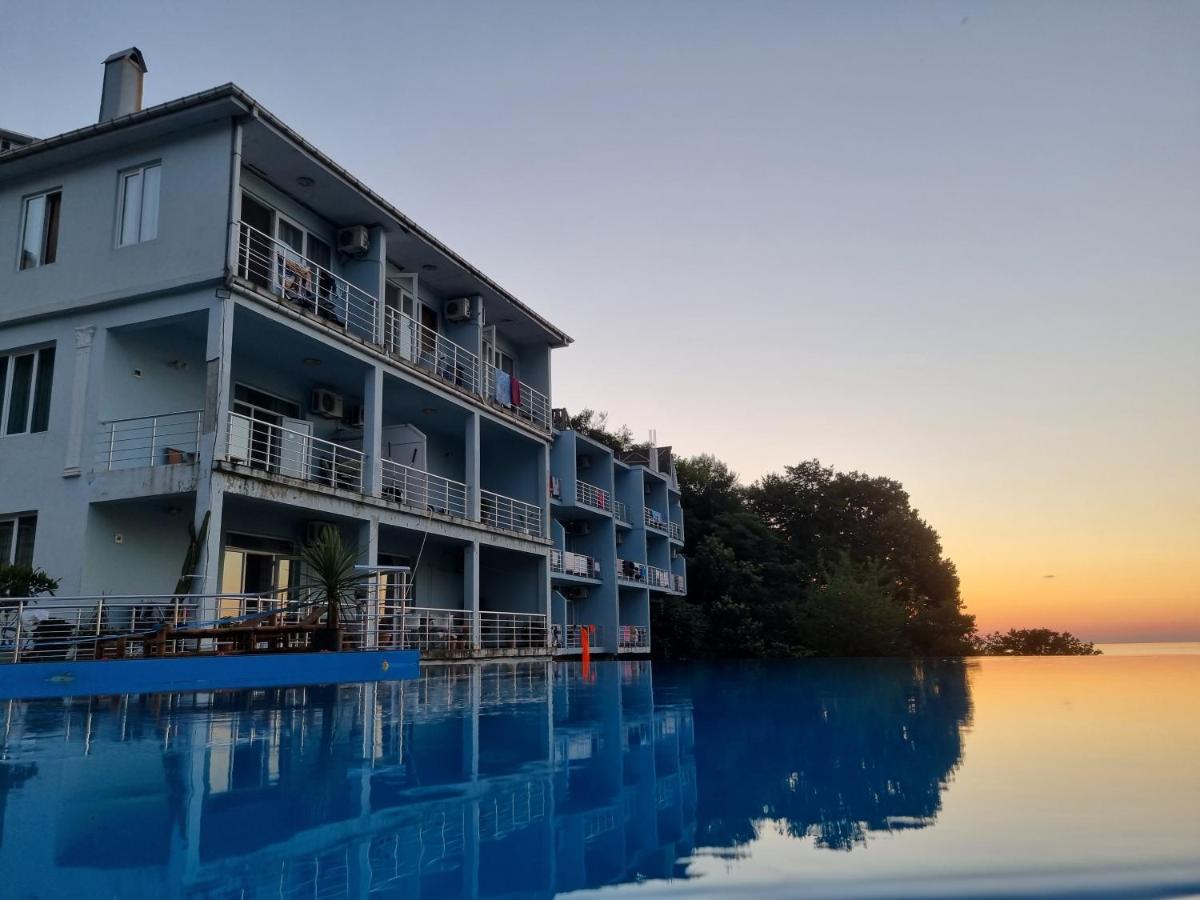 Calypso Kvariati Hotel 外观 照片
